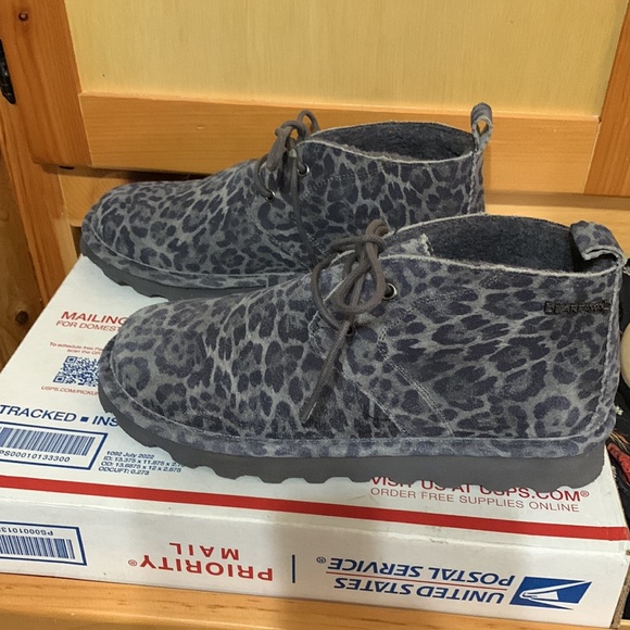 Leopard Suede Bearpaws - Picture 4 of 5